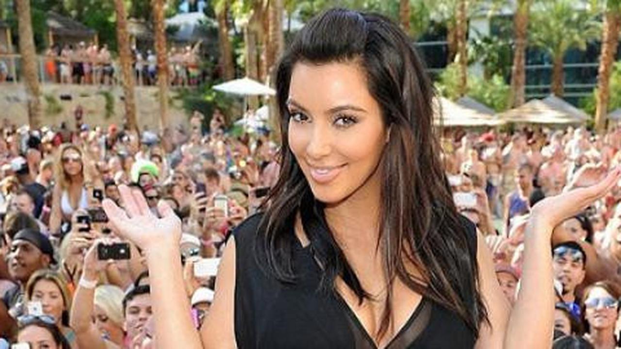 Sebar foto pistol, Kim Kardashian picu kontroversi