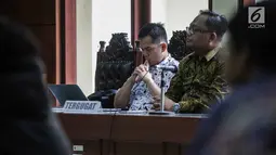 Kuasa hukum tergugat Pimpinan KPK  mengikuti persidangan di PTUN Jakarta, Senin (11/3). Gugatan yang diajukan Wadah Pegawai KPK adalah keputusan Pimpinan KPK No. 1426 Tahun 2018 tentang tata cara mutasi di lingkungan KPK. (Liputan6.com/Faizal Fanani)