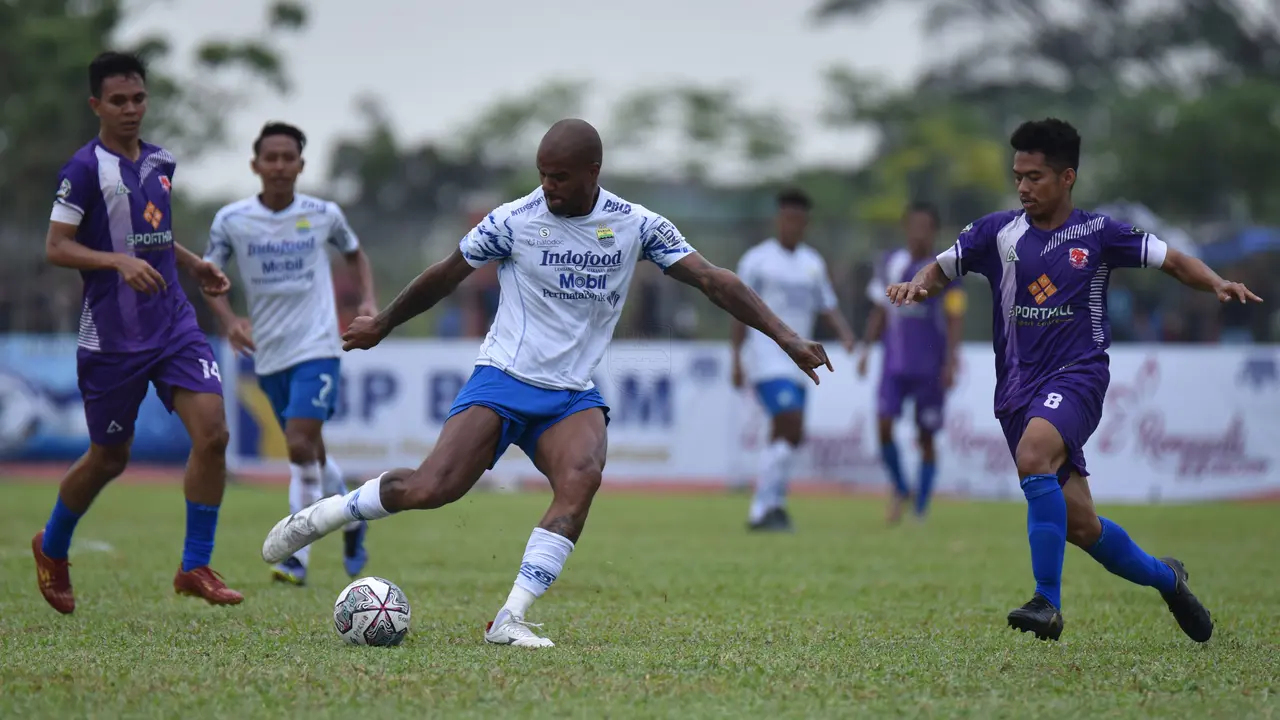 Penyerang Persib Bandung, David da Silva.