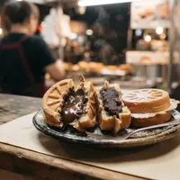 Resep Wheel Cake Taiwan, Kue Bulat Isi Cokelat atau Kacang Merah (AI Generated)