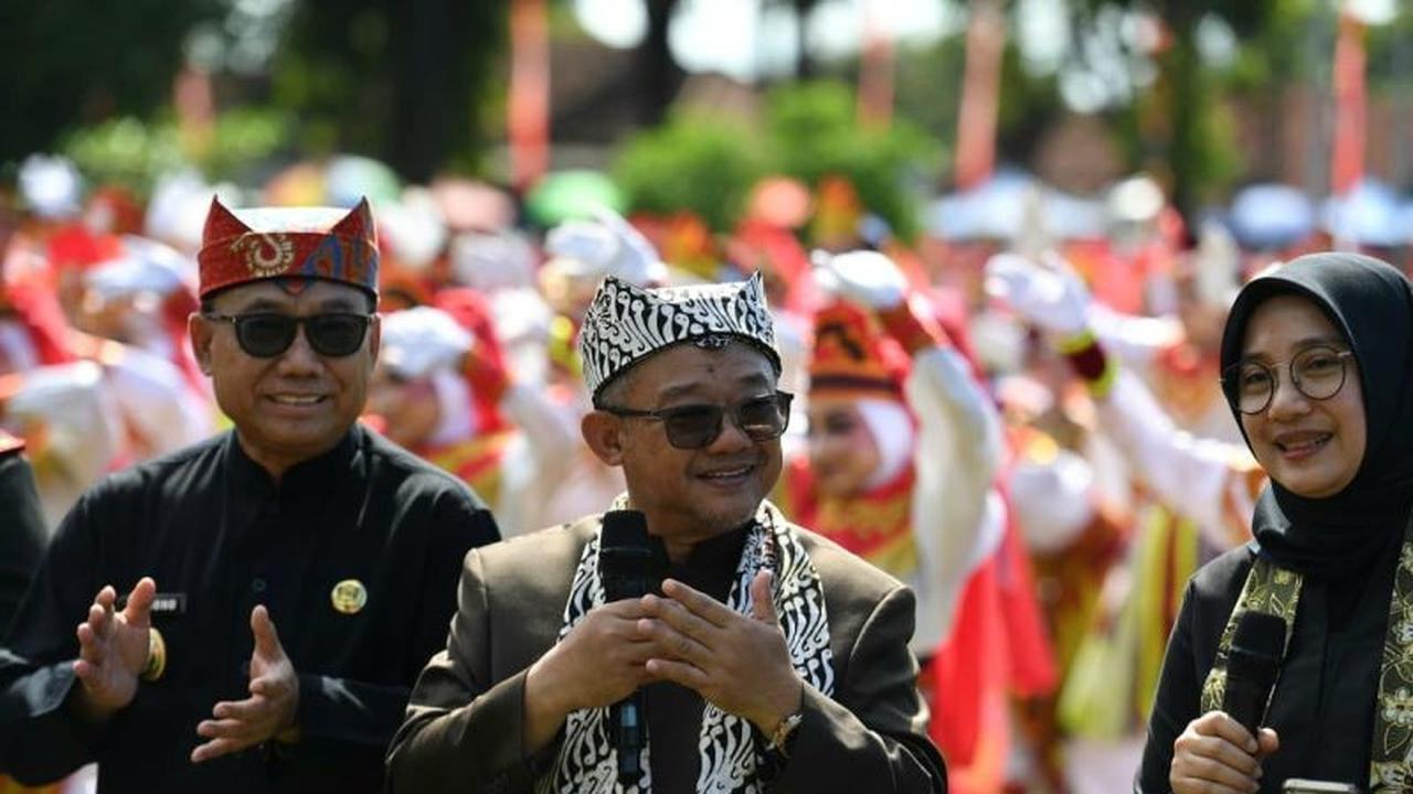 Mendikdasmen Apresiasi Dedikasi Guru di Hardiknas, Fondasi Pendidikan Nasional