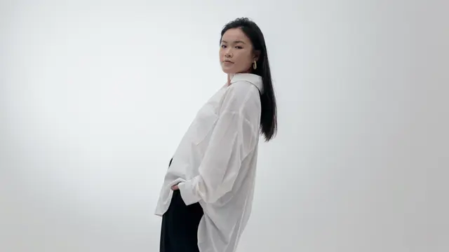 35 Outfit Pilihan Raline Shah yang Bikin Percaya Diri dan Dukung Wirausahawan Perempuan