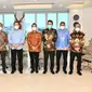 Pengurus Asosiasi Penjualan Langsung Indonesia (APLI) bersama Ketua MPR RI Bambang Soesatyo yang menjadi Penasihat APLI. (Ist)