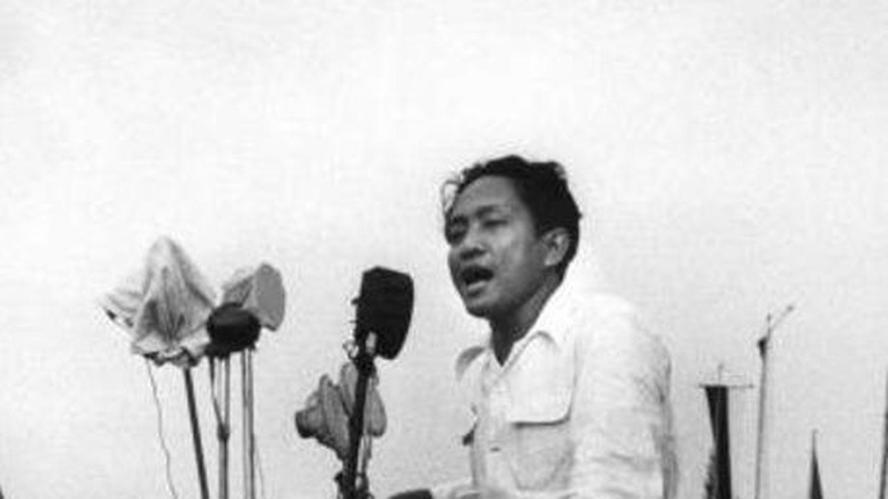 Keesokan harinya, Harjomartono kembali ke rumah Sriharto. Dia bersama seorang kurir dari Jakarta yang mengaku sebagai anggota Tjakrabirawa.<br>