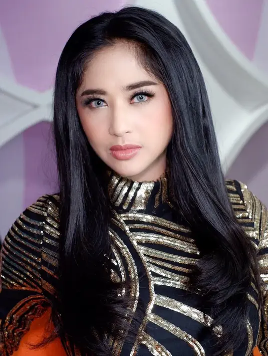 Dewi Perssik. (Foto: Instagram @dewiperssikreal)