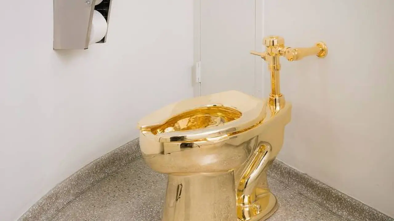 toilet emas