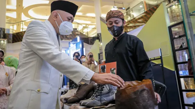 MenkopUKM “Kick off” Gerakan Indonesia Bersama UMKM Seiring Gernas BBI