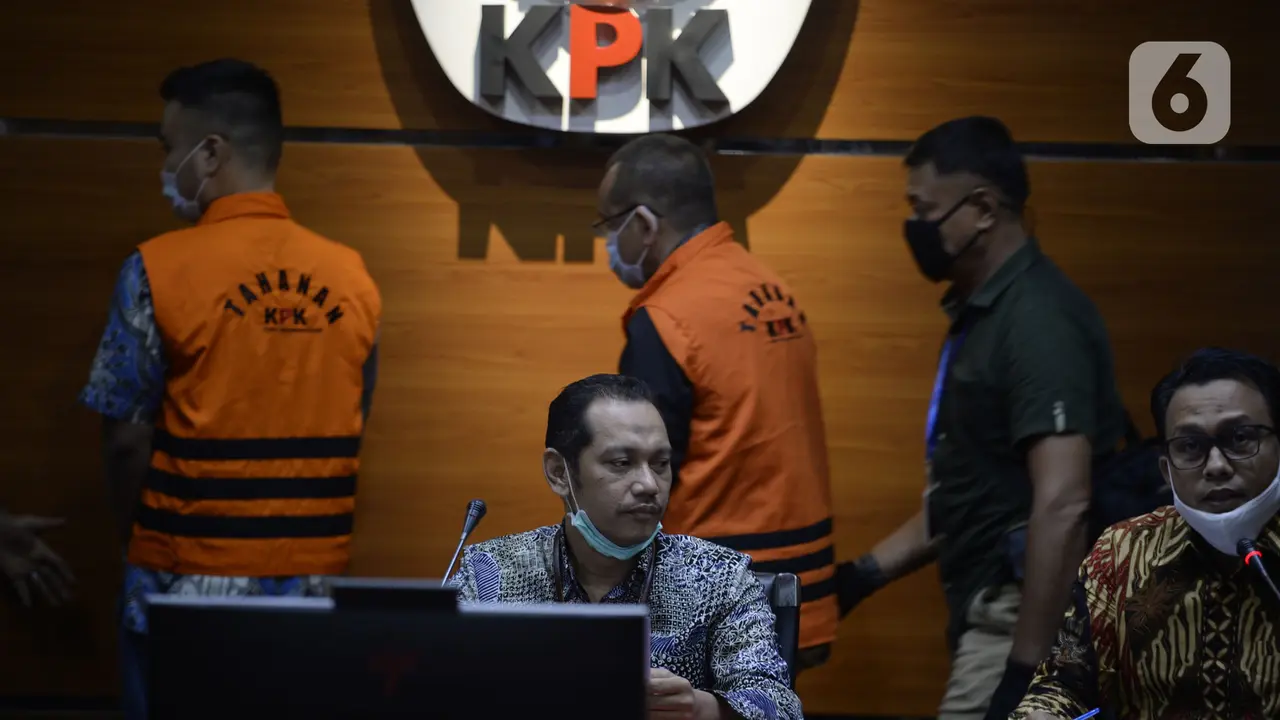 FOTO: KPK Resmi Tahan Nurhadi dan Menantu Terkait Kasus Suap