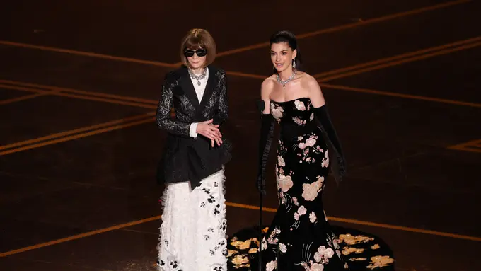 Momen Langka! Anna Wintour Tampil Bersama Anne Hathaway Jadi Pembaca Nominasi Oscar 2026