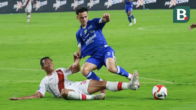 Foto: Persib Bandung Terlalu Superior, Persis Solo Tak Berdaya Hadapi 10 Pemain Maung Bandung di BRI Super League