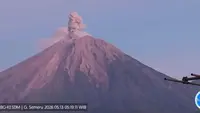 Gunung Semeru Erupsi Malam Ini, Tinggi Letusan Capai 1.000 Meter