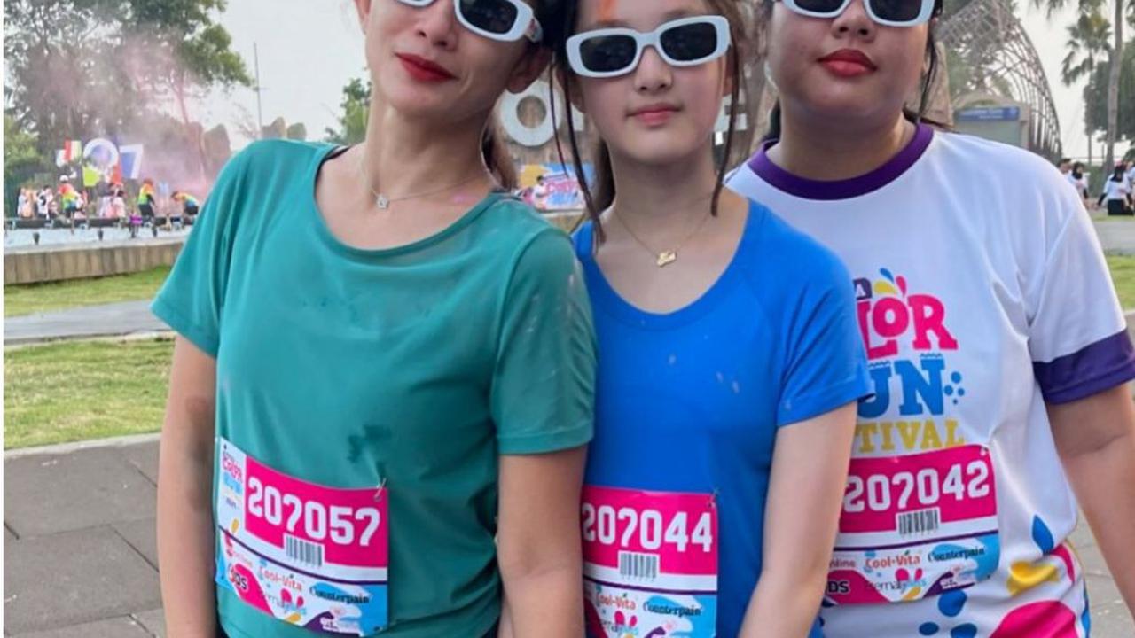 7 Potret Artis yang Terlihat Awet Muda Bersama Anak Mereka, Hubungan Ibu-Anak atau Kakak-Adik?