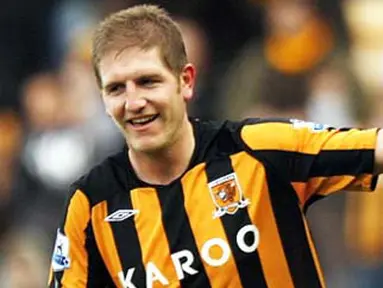 Selebrasi bek Hull City, Michael Turner seusai menjebol gawang Millwal di ajang FA Cup yang berlangsung di KC Stadium, Hull, 24 Januari 2009. AFP PHOTO/PAUL ELLIS