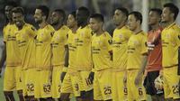 Pemain Sriwijaya FC saat pertandingan melawan Arema FC pada laga perempat final Piala Presiden di Stadion Manahan, Solo, Minggu, (4/2/2018). Sriwijaya FC menang 3-1 atas Arema FC. (Bola.com/M Iqbal Ichsan)