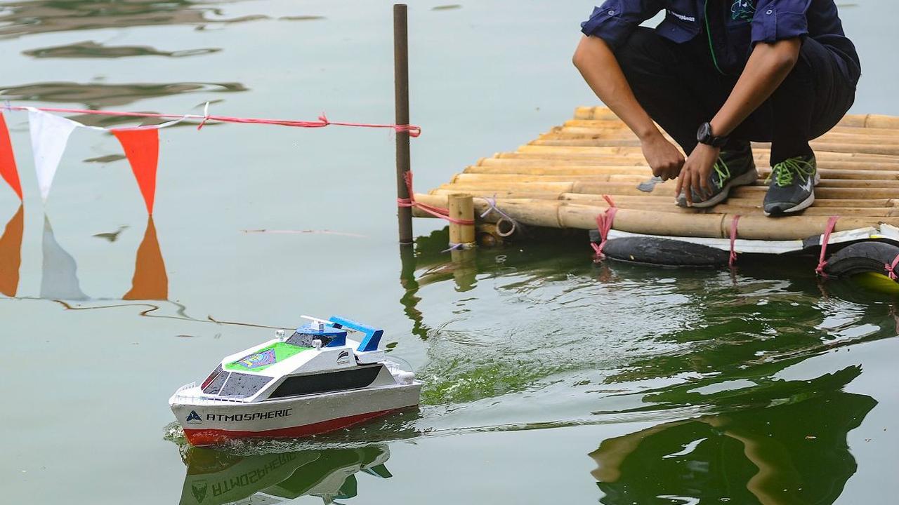 Kontes Kapal Cepat Tak Berawak Nasional (KKCTBN) 2023 tengah berlangsung di Danau Kenanga, Kampus Universitas Indonesia (UI), Depok, Jawa Barat, pada&nbsp;22-26 Oktober 2023.
