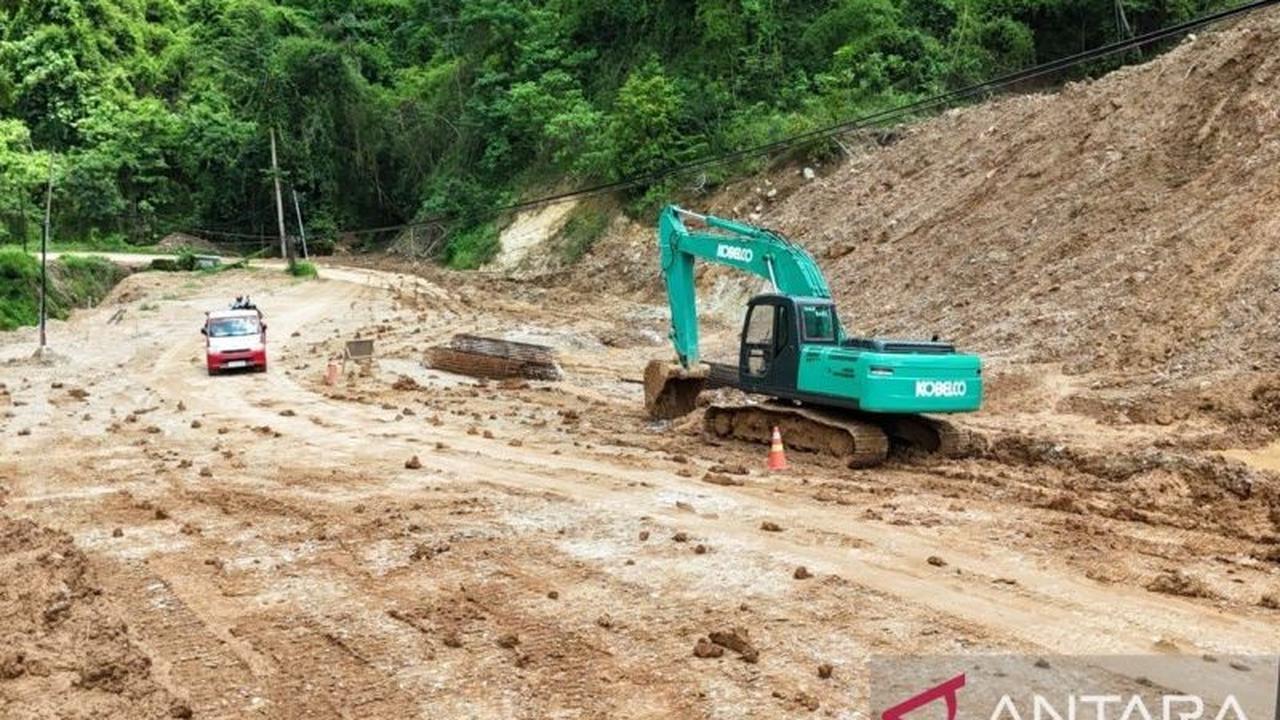 Progres Pembangunan Jalan Lenangguar-Lunyuk Sumbawa Baru Capai 65 Persen Akibat Cuaca Ekstrem