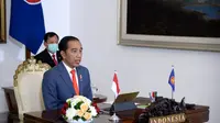 Presiden Jokowi mengikuti KTT ASEAN Plus Three (APT) Khusus COVID-19 didampingi oleh Menlu Retno dan Menkes Terawan pada Selasa 14 April 2020. (Dok: Kemlu RI)