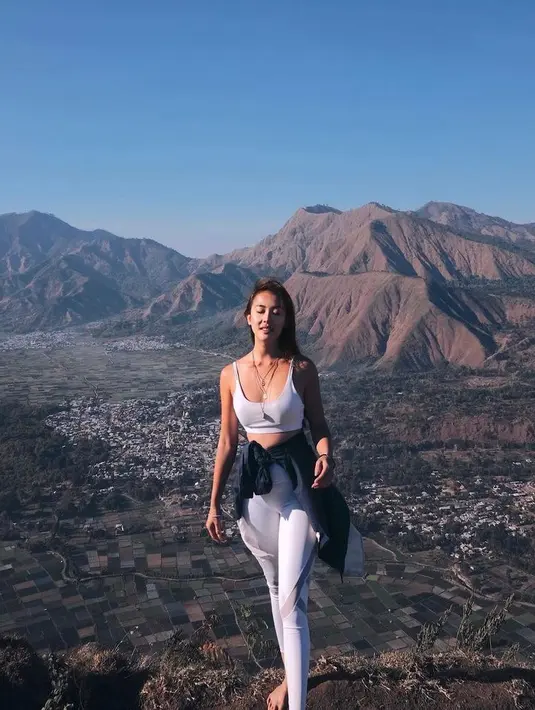 <p>Memiliki hobi traveling, momen Olivia Aten saat liburan juga turut mencuri perhatian. (Instagram/olivia_aten).</p>
<div id="gtx-trans" style="position: absolute; left: -27px; top: -9px;"> </div>