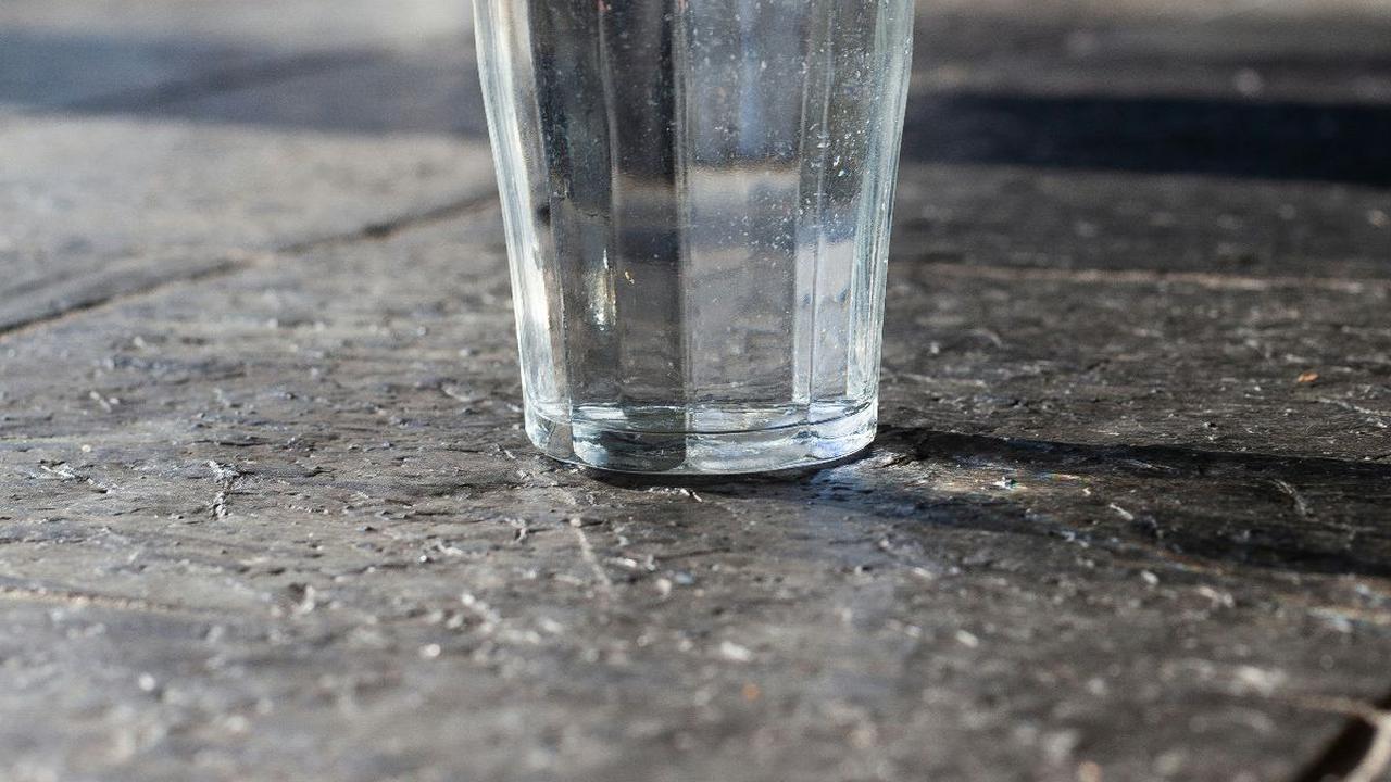 Berapa Gelas Minum Air Putih Sehari yang Dianjurkan? Berikut Manfaatnya