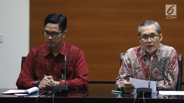 Tetapkan Bupati Cirebon Tersangka, KPK Tunjukkan Barang Bukti Gepokan Uang