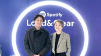 Hindia dan Kossy Ng, Head of Music Spotify Asia Tenggara. (dok. Spotify)