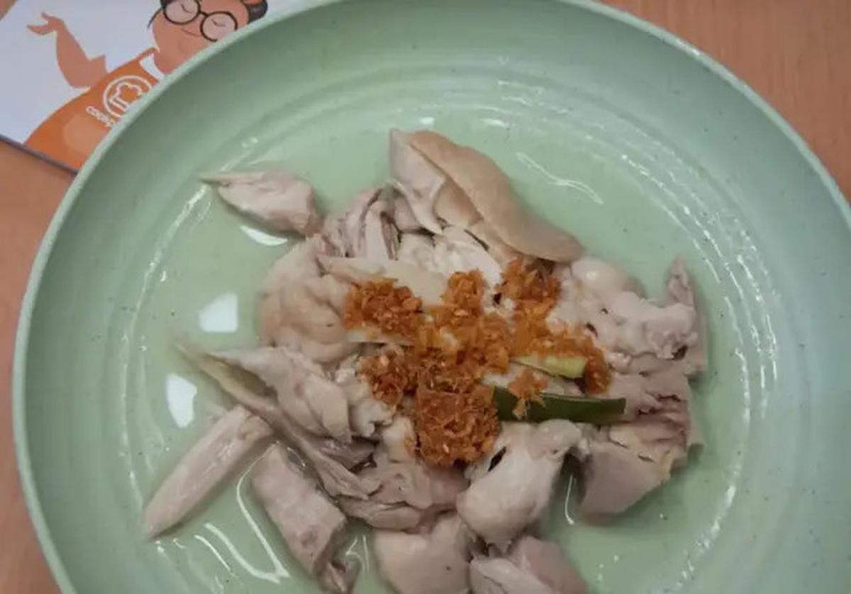 Rahasia Ayam Suwir Kemangi yang Harum, Empuk dan Bikin Nambah Nasi