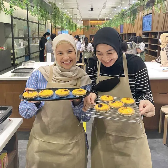 Lama Tak Jumpa, Ini 6 Momen Temu Kangen Natasha Rizky dan Dian Ayu