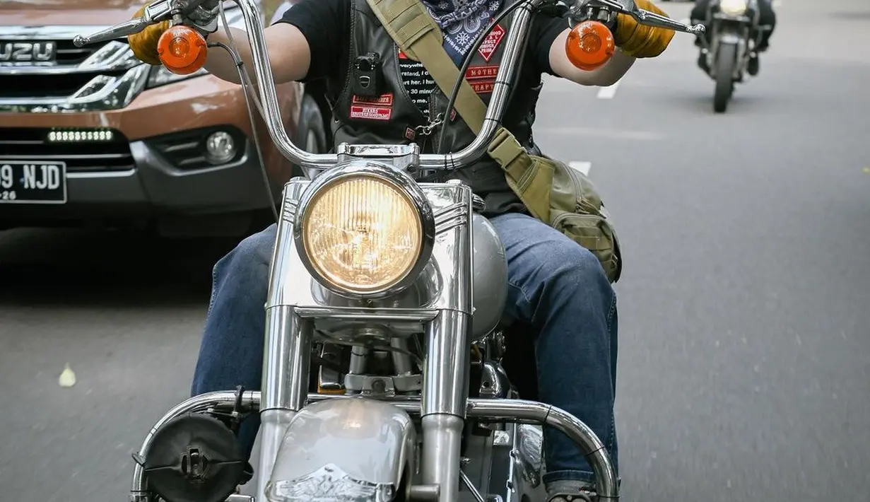 "Gue takut banget, Wen," terang Ferry Maryadi. "Jujur gue kapok berurusan dengan polisi, berurusan sama hukum asli gue kapok," kata Ferri Maryadi yang keluar dijemput oleh karyawan kakeknya. [Instagram/kangferrymaryadi]