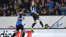 Selebrasi gol pemain Hoffenheim, Andrej Kramaric (kanan) saat melawan Bayern Munchen pada lanjutan Bundesliga Jerman di Rhein-Neckar-Arena, Sinsheim, Selasa(4/4/2017). Hoffenheim menang 1-0. (Uwe Anspach/dpa via AP)