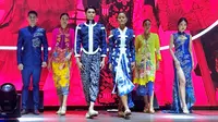 Trunk show di acara peluncuran kampanye Indonesia Fashion Week (IFW) 2024 "Langgam Jakarta Teranyam" di Midaz Senayan, Jakarta, 21 Februari 2024. (Liputan6.com/Asnida Riani)