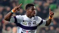 Arsenal Tak Sendiri Buru Aurier