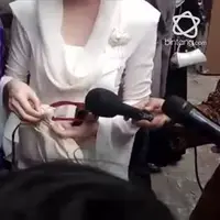 Apa yah souvenir pernikahan Kahiyang Ayu dan Bobby Nasution yang membuat Arumi Bachsin kaget?