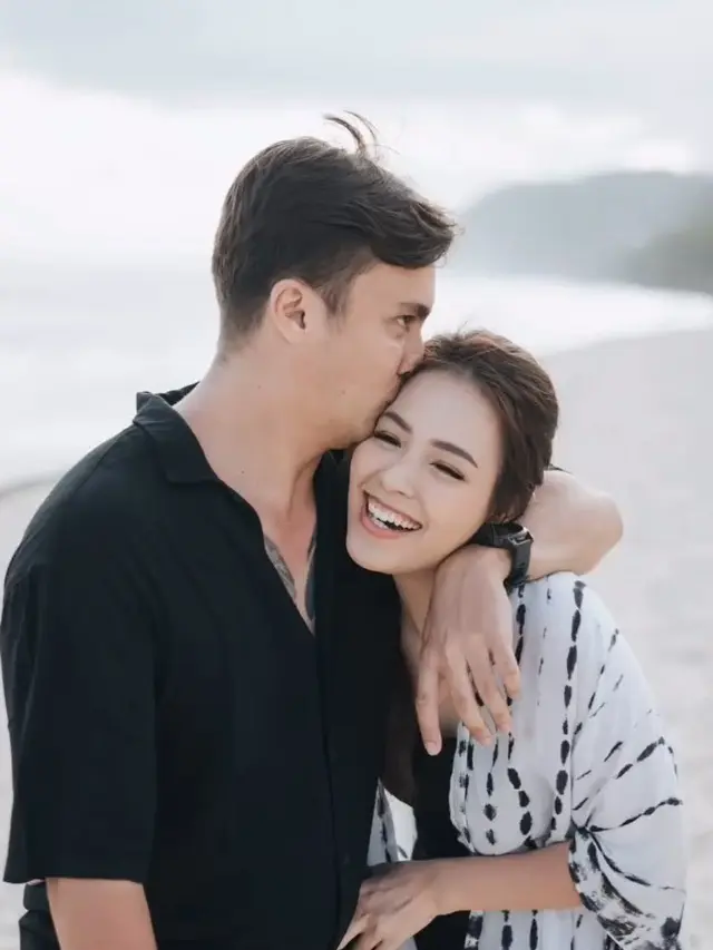 Rendy Kjaernet dan Lady Nayoan