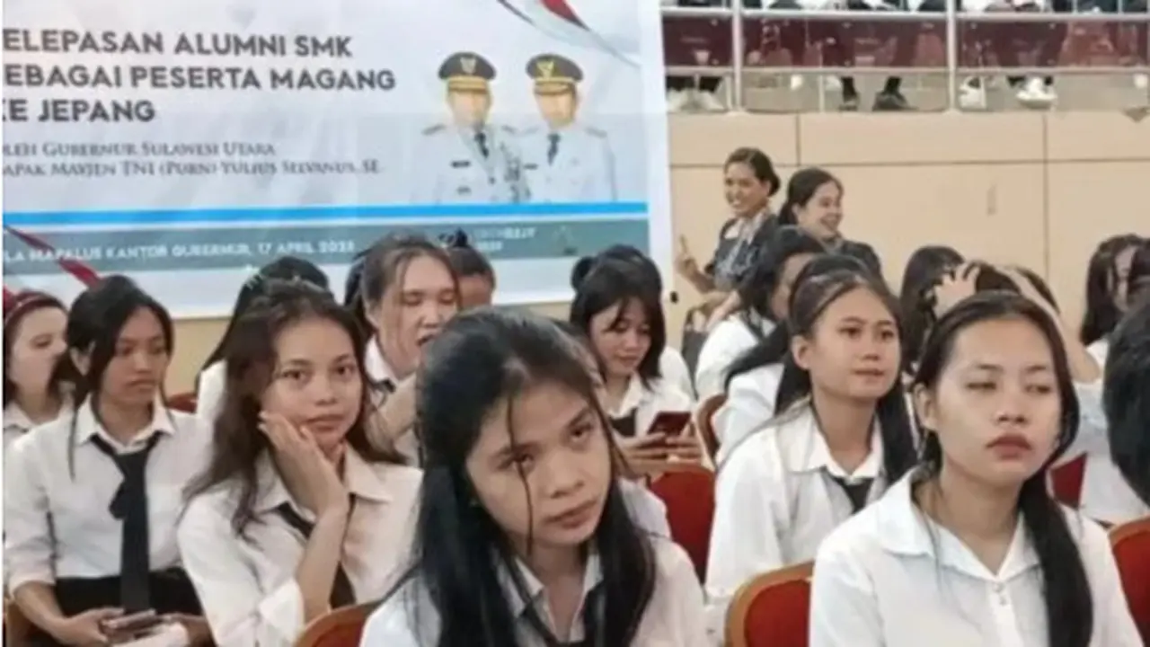 Pelepasan ratusan peserta magang asal Sulut ke Jepang pada, Kamis (17/4/2025).