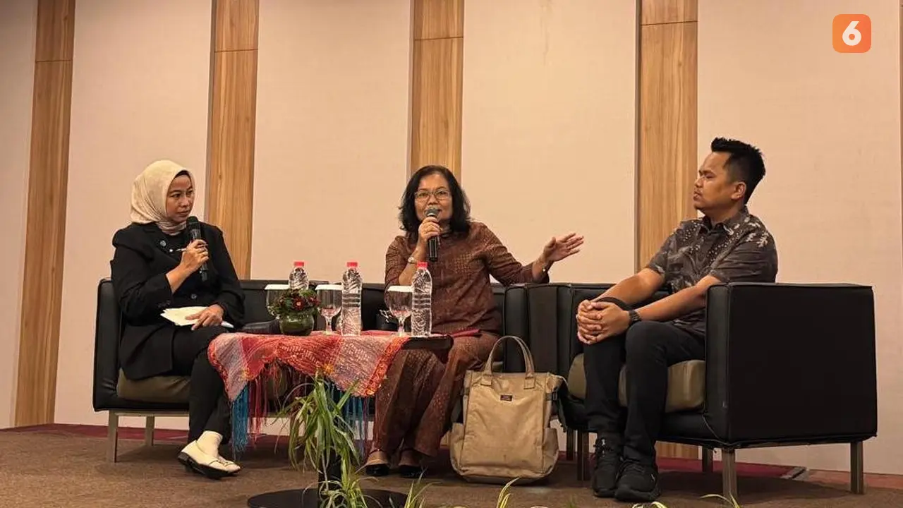 Prof. Dr. Juliati Tarigan, M.Si
