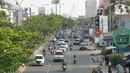 Suasana arus lalu lintas di Jalan Margonda Raya, Depok, Rabu (15/1/2020). Wakil Walikota Depok Pradi Supriatna mengatakan rencana revitalisasi jalur sepeda di Jalan Margonda akan dimulai pada 2020 sebagai upaya memberi ruang pesepeda serta mengurangi polusi udara. (Liputan6.com/Immanuel Antonius)