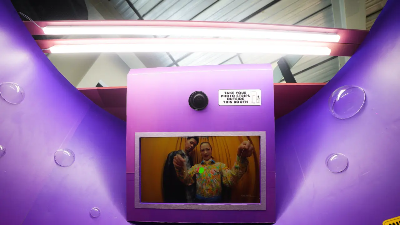 Cara Seru Merayakan Diri di Photobooth Studio Berdesain bak Instalasi Seni, Ada 6 Ambiens Penuh Makna