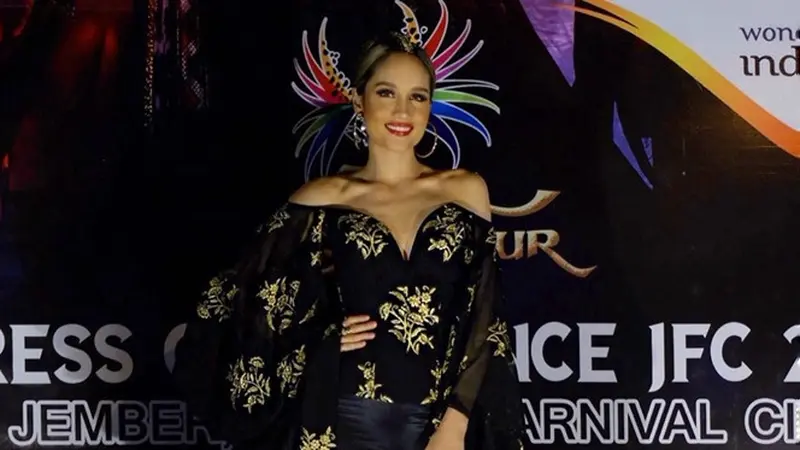 7 Potret Penampilan Cinta Laura di Jember Fashion Carnaval 2019, Tampil Memukau