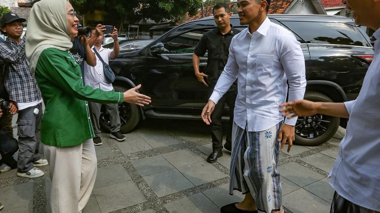 Ketua Umum Partai Solidaritas Indonesia (PSI), Kaesang Pangarep, melakukan kunjungan ke Kantor Partai Kebangkitan Bangsa (PKB) di DPP PKB, Jalan Raden Saleh, Senen, Jakarta Pusat, pada Selasa (06/08/2024). Foto: merdeka.com / Arie Basuki