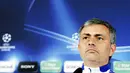 Pelatih Real Madrid asal Portugal, Jose Mourinho, memberi keterangan pers pada 21 Februari 2011 sebelum laga pertama perempat final Liga Champions melawan Lyon di Stade de Gerland. AFP PHOTO/PHILIPPE DESMAZES