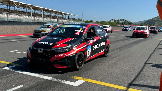 Aksi penbalap Honda Racing Indonesia di Mandalika