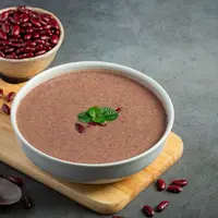 Kacang merah mengandung serat tinggi yang menjaga perut kenyang lebih lama. [Dok/Freepik.com/jcomp].