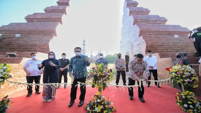 Kesan Gubernur Ridwan Kamil Resmikan Alun-Alun Kejaksan Cirebon
