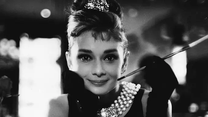 [Bintang] Foto-Foto Langka Audrey Hepburn Akan Dipamerkan di London