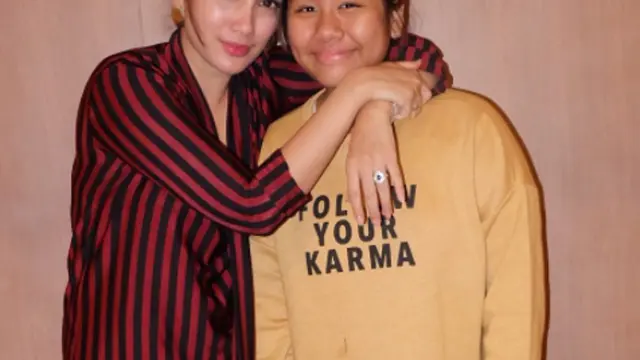 [Bintang] Ussy Sulistiawaty