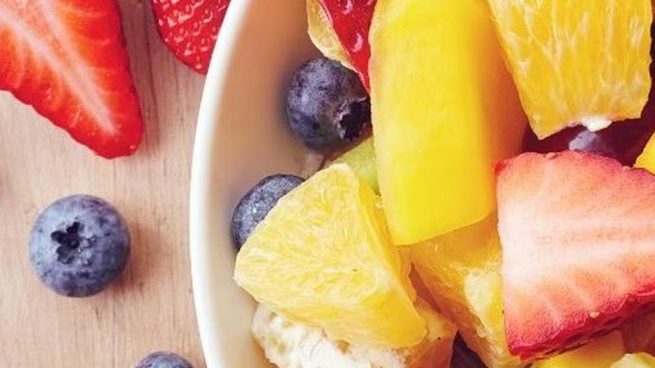 Semua buah ini memiliki khasiat yang luar biasa dalam mengurangi peradangan dan mendukung kesehatan secara keseluruhan. Mengonsumsi beragam buah ini secara rutin dapat menjadi bagian dari gaya hidup sehat untuk mencegah dan mengurangi peradangan dalam tub