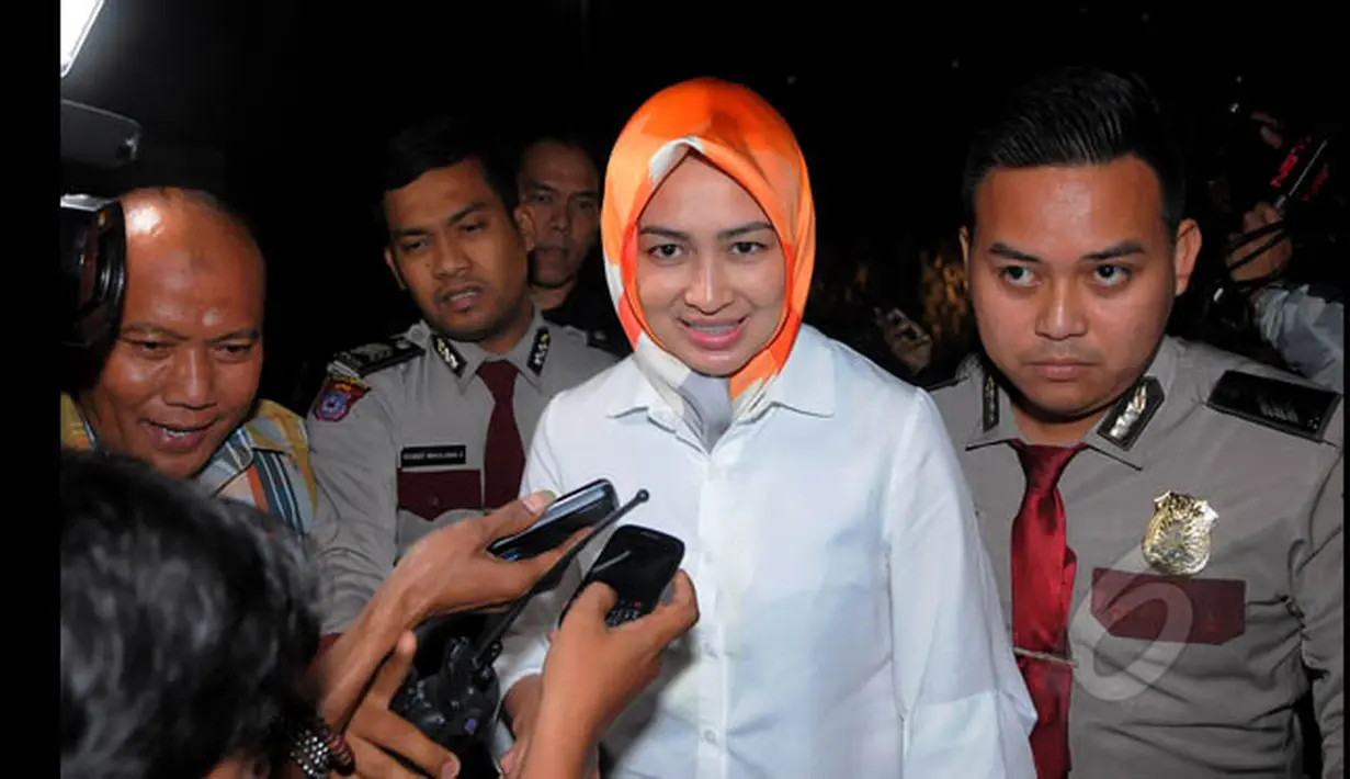 Walikota Tangerang Selatan, Airin Rachmi Diany kembali memenuhi panggilan penyidik KPK, Jakarta, Kamis (22/1/2015). (Liputan6.com/Faisal R Syam)airin 