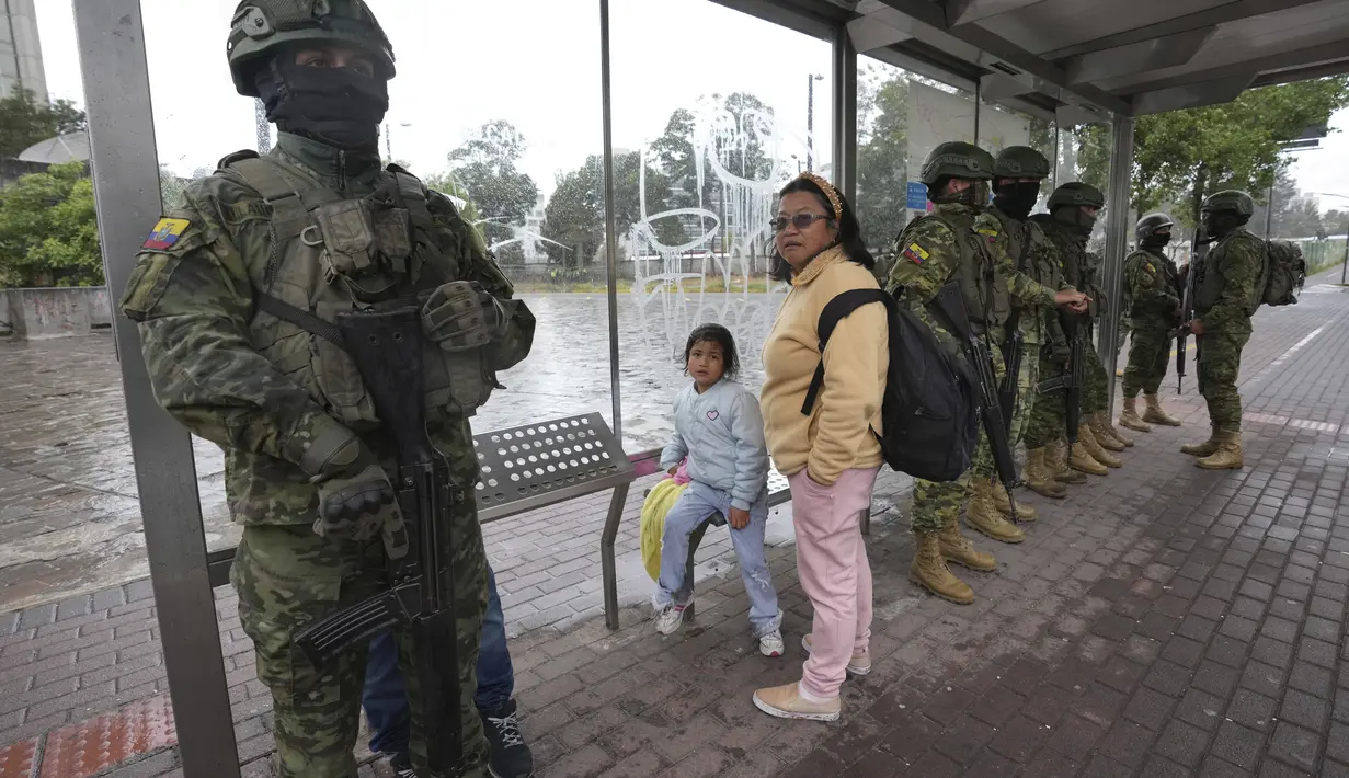 Para pejabat pemilu juga telah melaporkan adanya ancaman terhadap mereka menjelang pemilihan umum yang akan berlangsung pada 20 Agustus. (AP Photo/Dolores Ochoa)