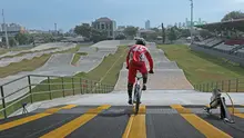 Aksi atlet BMX, Toni Syarifudin bersiap menaklukkan track di Pulomas, Jakarta (21/6/2018). Tiga atlet BMX putra Indonesia mengikuti seleksi menuju Asian Games 2018. (Bola.com/Nick Hanoatubun)