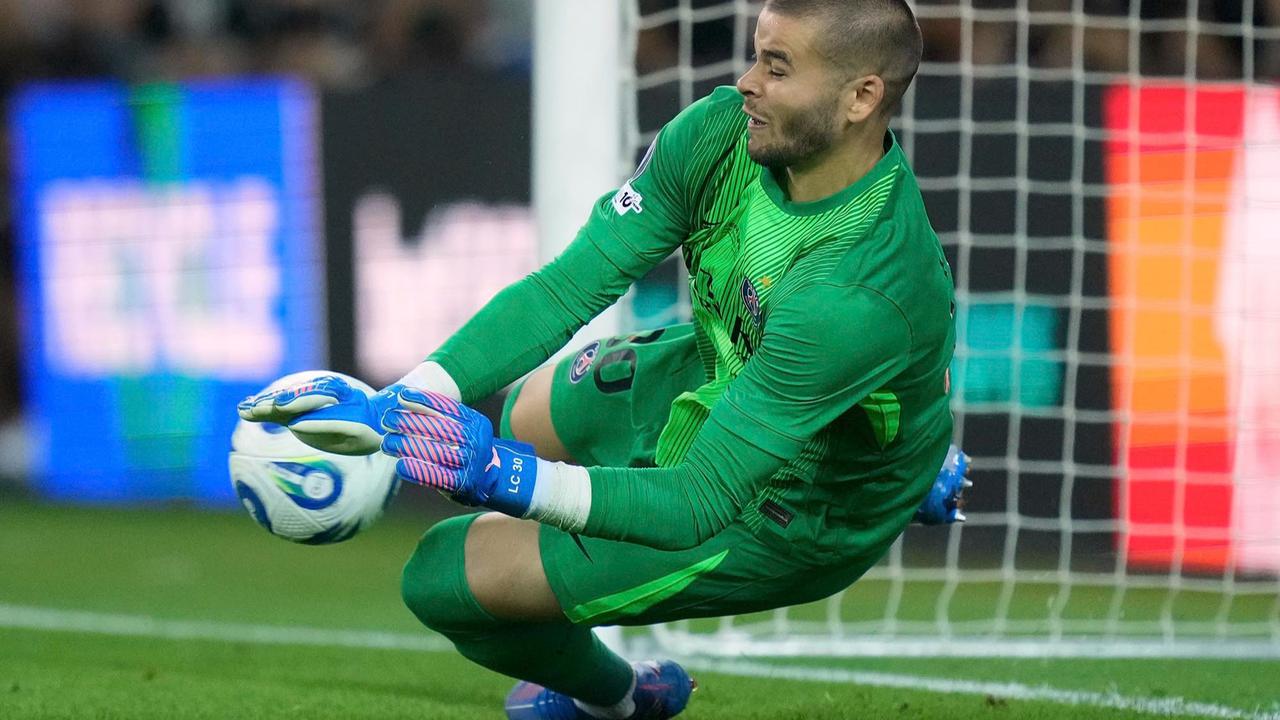 FOTO: PSG Raih Piala Super UEFA Pertama Usai Tundukkan Tottenham Lewat Drama Adu Penalti